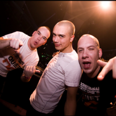 Headhunterz ft. Noisecontrollers
