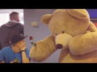 GIANT BEAR GIVES OUT VALENTINES