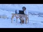 PLAYING CS:GO ON THE NORTH POLE