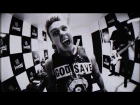 Papa Roach - Crooked Teeth (Grimy Dressing Room Video)