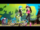 Frankie Stein Learns How to Ride a Bike | Fangtastic Fall Series | Monster High