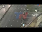 El momento en el que el auto que iba a 170 km/h "voló"  por la autopista