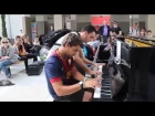 2 guys play Piano at the train station in paris! Improvisation and Awesome
