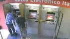 Vídeo registra reação de militar a assalto a banco em Goiânia (GO)
