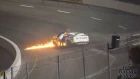Отец гонщика NASCAR спас сына из загоревшейся машины [NR]