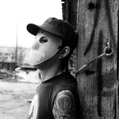 Deuce (of Hollywood Undead)